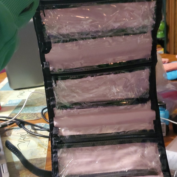 💗Mary Kay Travel Roll Up Bag💗 - Picture 3 of 4